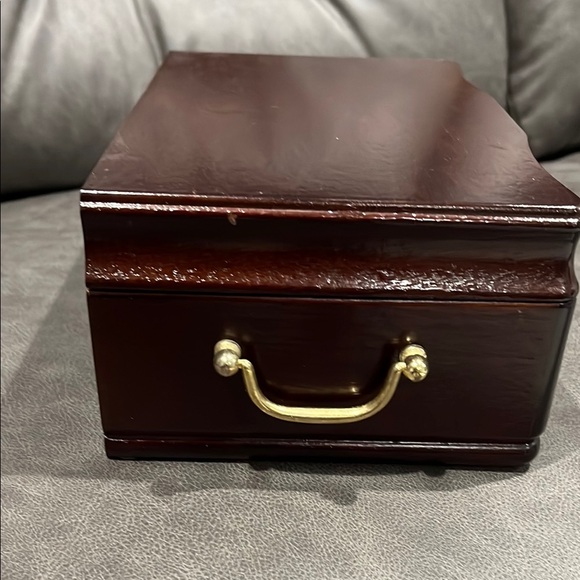 Elegant Wooden Jewelry Box - Picture 2 of 5